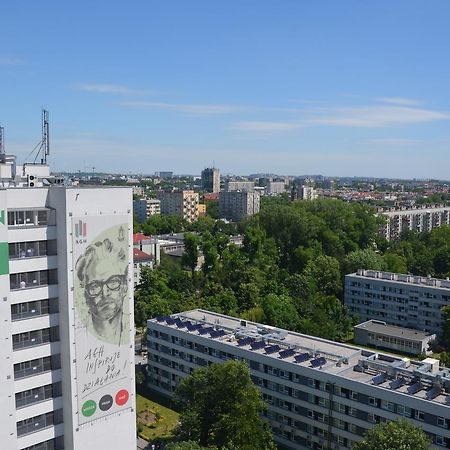 Хостел Babilon Краков Экстерьер фото